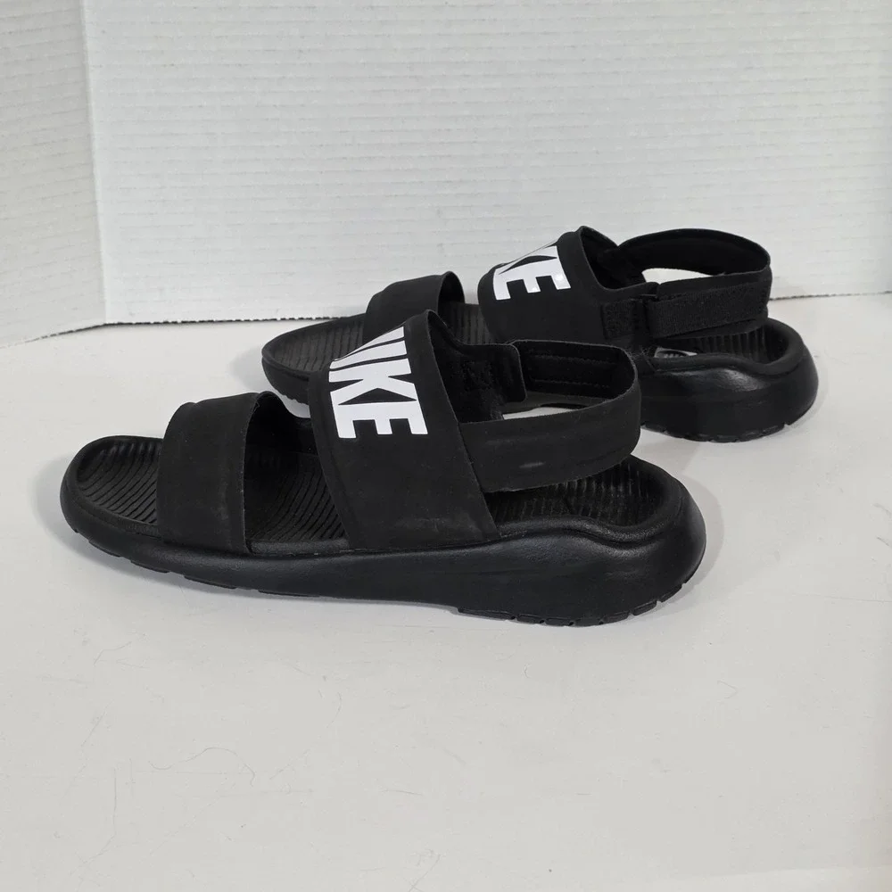 Nike product pair